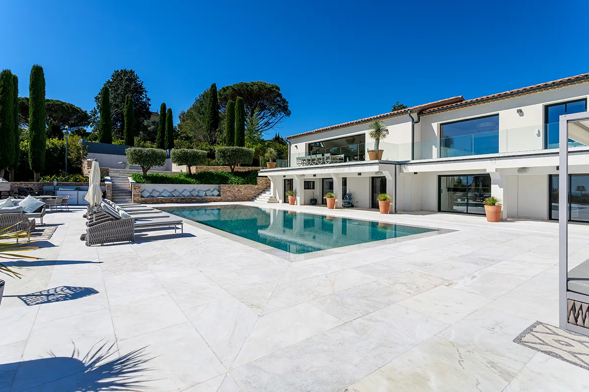 modern villa architecture French Riviera
